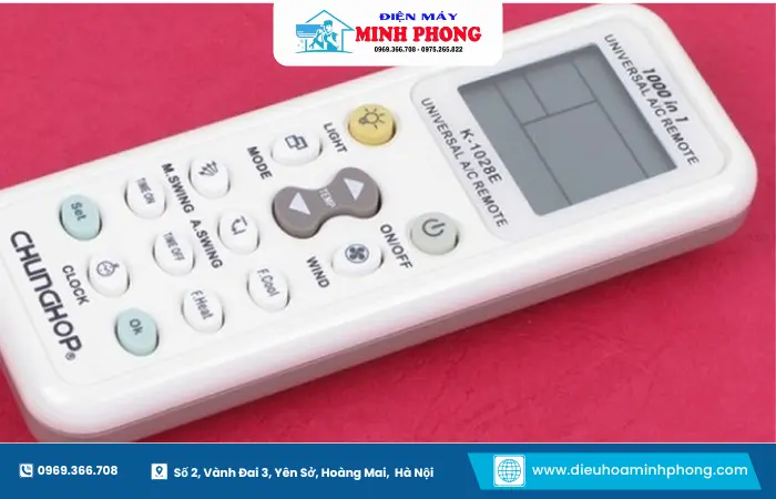 Thay pin và kiểm tra tiếp xúc nếu màn hình remote K 1028E không hiển thị